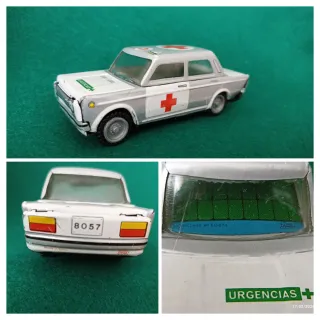 coche antiguo de chapa Ambulancia Seat 1430 PAYA