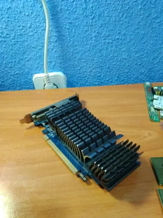 Tarjeta Gráfica Nvidia 2GB PCI Express HDMI