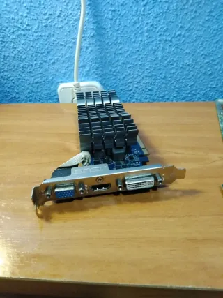 Tarjeta Gráfica Nvidia 2GB PCI Express HDMI