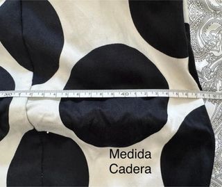 Vestido Flamenca Lunares Blanco y Negro