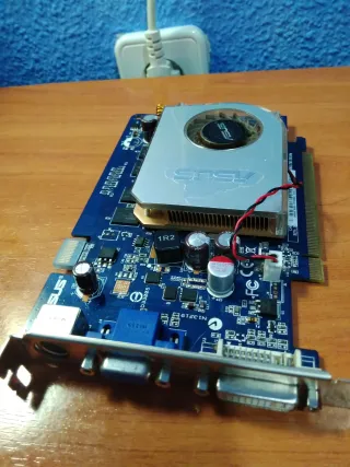 Tarjeta Gráfica Asus PCI Express 512MB