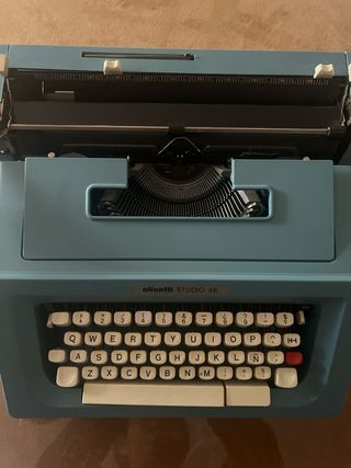 Máquina de escribir Olivetti Studio 46