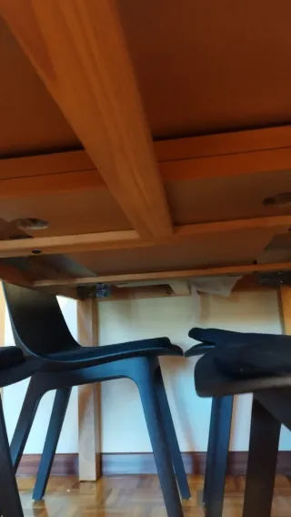 Mesa de comedor y 4 sillas