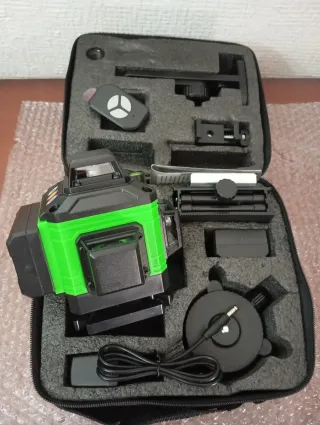 NIVEL LASER 4D 16 LÍNEAS 360° MAS ACCESORIOS.