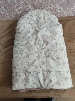 Saco/Capazo Bebé Estampado marca Mayoral.