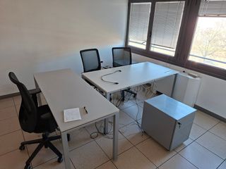 2 Scrivanie, 3 Sedie Ufficio, 1 Cassettiera