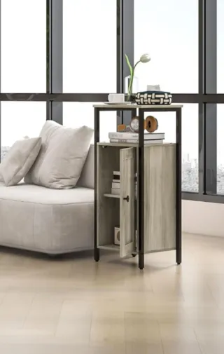 Mesas auxiliares de metal y madera