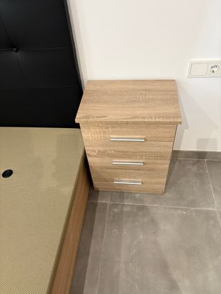 Base cama y mesitas de noche