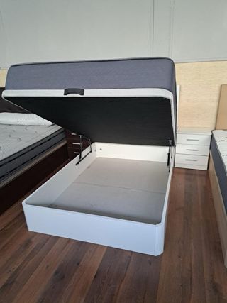 Base cama y mesitas de noche