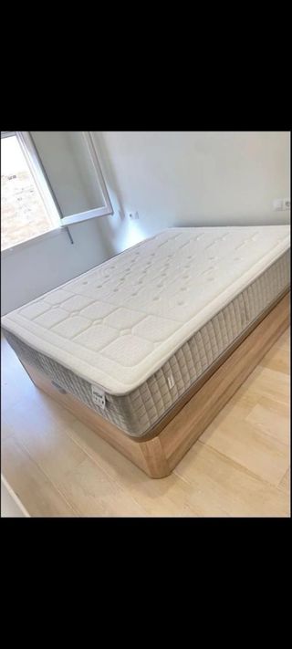 Base cama y mesitas de noche