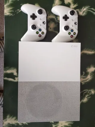 Xbox One S Blanca 1tb + 2 Mandos