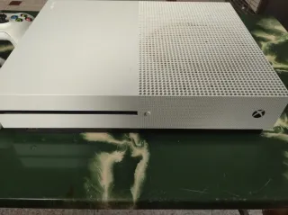 Xbox One S Blanca 1tb + 2 Mandos