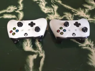 Xbox One S Blanca 1tb + 2 Mandos