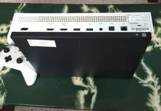 Xbox One S Blanca 1tb + 2 Mandos