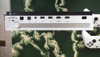 Xbox One S Blanca 1tb + 2 Mandos