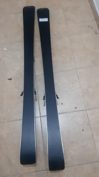 Esquís Volkl niño/adolescente sin estrenar