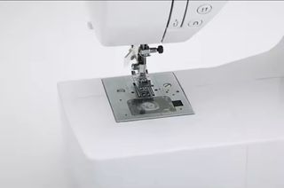 Máquina de coser digital Jata 823