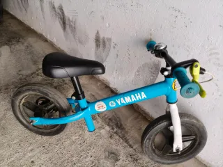 Bicicleta infantil Yamaha azul