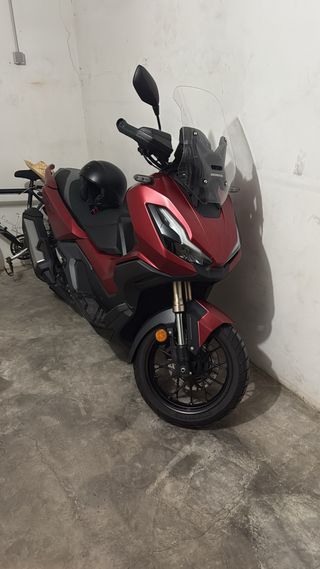 Honda ADV 350 Rojo