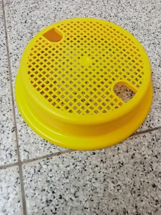 Peneira de praia amarela