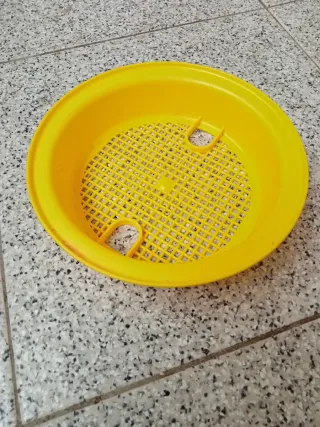 Peneira de praia amarela