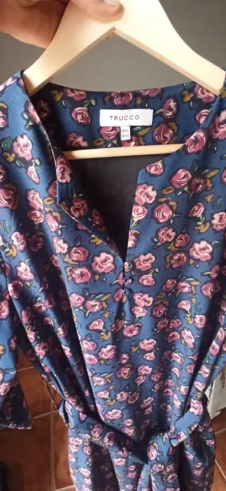 Vestido floral azul y rosa