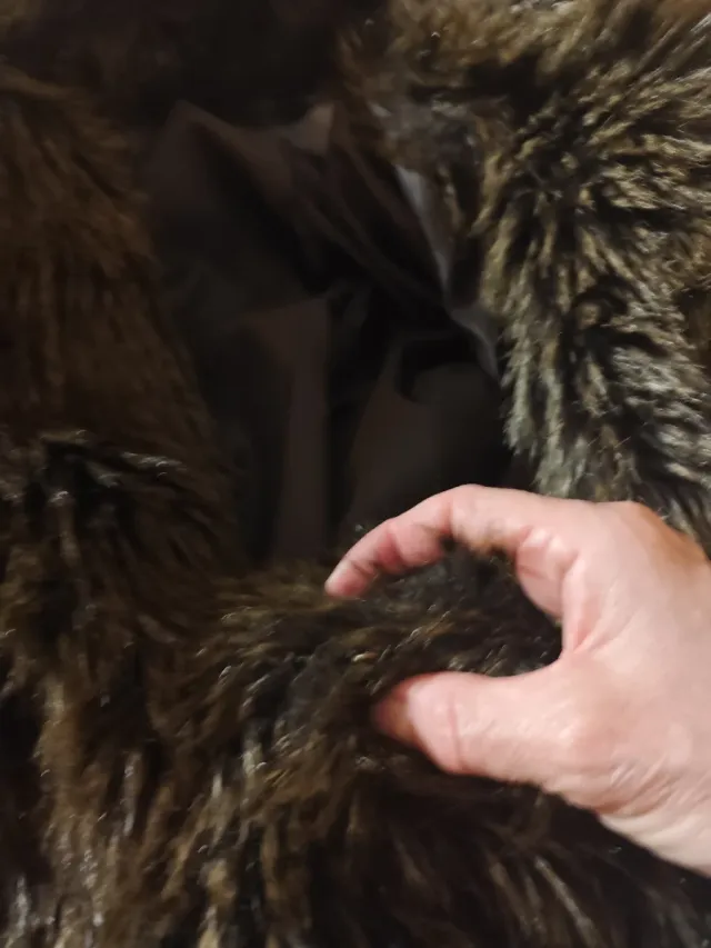 Abrigo de pelo marrón