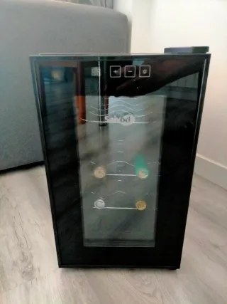 Mini nevera Saivod para vino