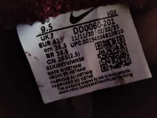 Botas Nike Talla 41 color marrón, granate y negro