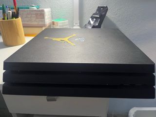 PS4 Pro 1TB Negra  Precio negociable Para reparar