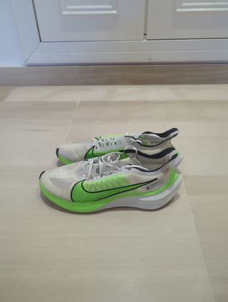 Zapatillas Nike Zoom Gravity Talla 43 con Caja