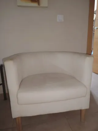 Sillón Ikea blanco tela. 4 unidades. 15 € unidad.