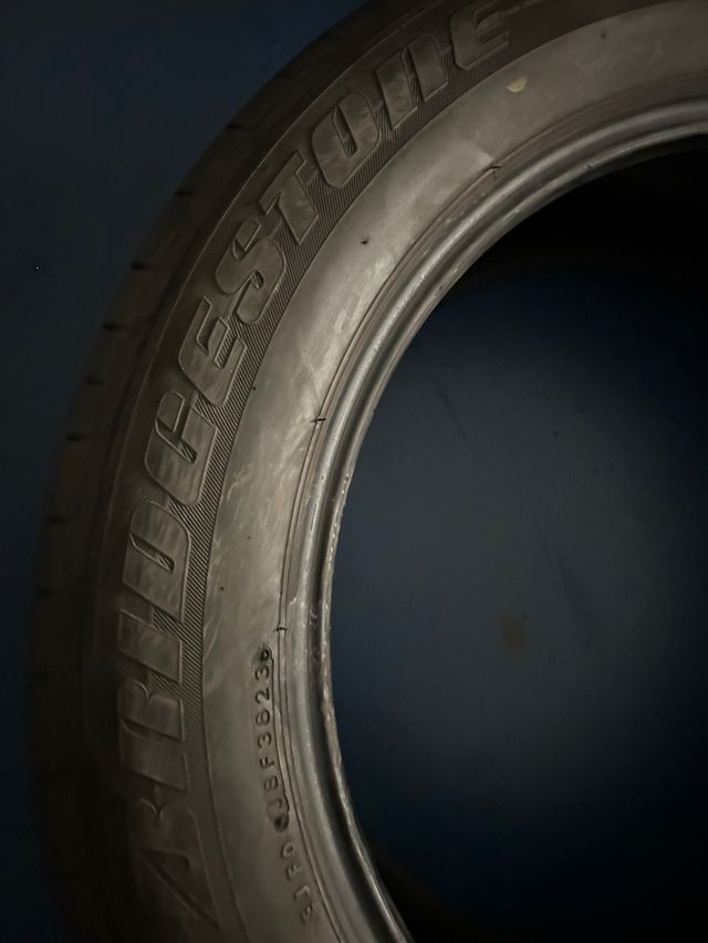 Neumáticos Bridgestone 235/55/19 (2 unidades)