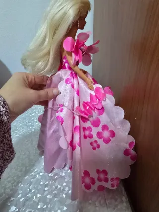 Muñeca Barbie Vestido Flores