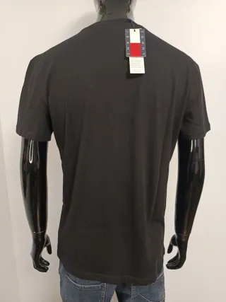 Camiseta Tommy Hilfiger Negra