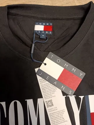 Camiseta Tommy Hilfiger Negra
