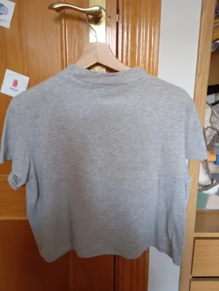 Camiseta gris Bershka talla L
