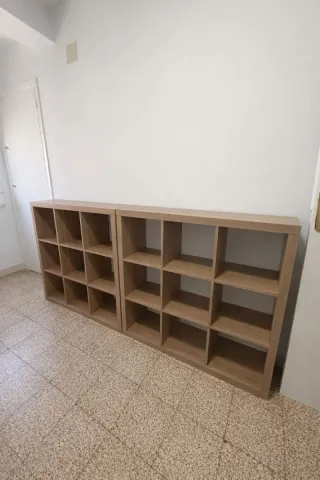 Estanterías de madera color beige/marrón