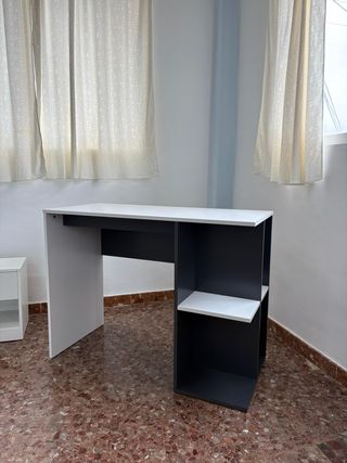OFERTA!!! Habitación: Cama, mesitas y escritorio