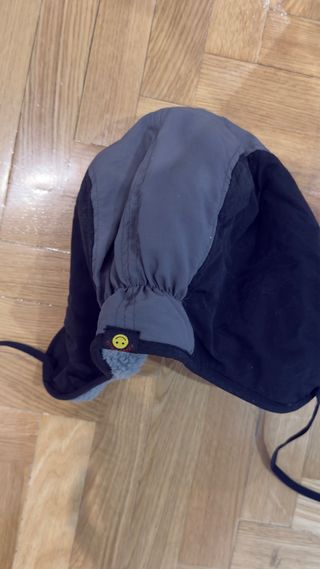 Gorro orejeras piloto beige y negro