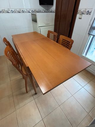 Mesa y 4 sillas - madera - El Corte Inglés