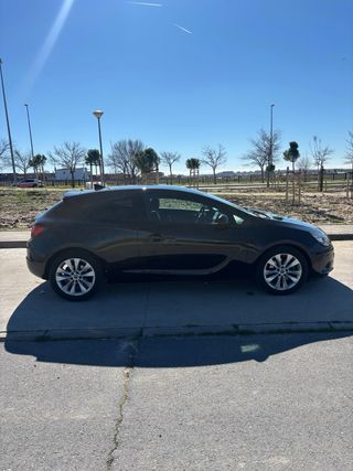 🔥 Opel Astra GTC 1.4 Turbo 140 CV – 2014 – 137.600