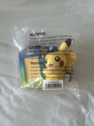 Peluche Pikachu card holder Exclusivo EUIC 2026