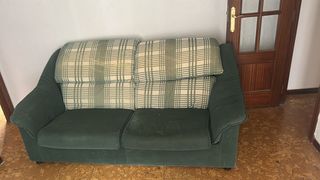 Sofá de 2 plazas tela verde y cuadros