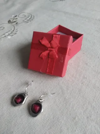 Pendientes baño plata con piedra roja