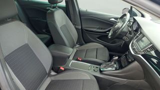 Opel Astra 1.4T SHT Business Elegance CVT 107 kW (145 CV)