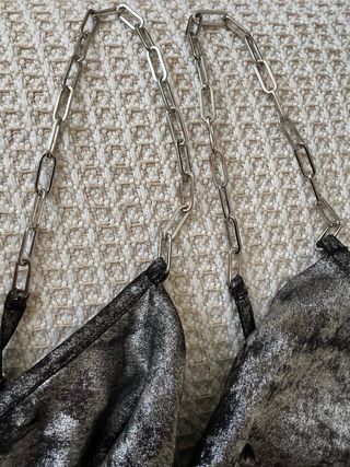 Blusa Guess tirantes cadena