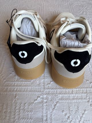Zapatillas Ecoalf Beige y Blancas