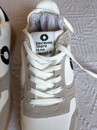 Zapatillas Ecoalf Beige y Blancas