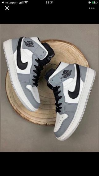 Zapatillas Jordan Gris y Blanco